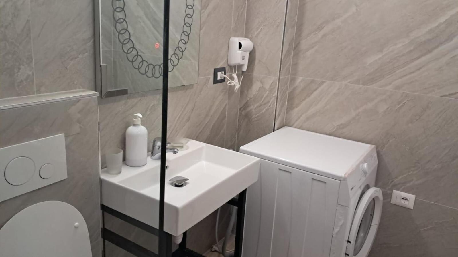 Dadaj Apartments Sarandë Eksteriør billede